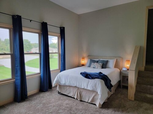 Spacious, rural apt w/outdoor amenities - close to Shipshewana and Toll Road