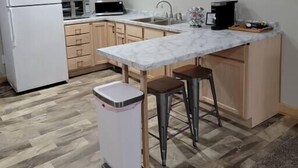 茶具/咖啡用具、冰箱、微波炉、烤箱