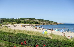 Beach nearby - Nice home in Allinge with swimming pool (Allinge)