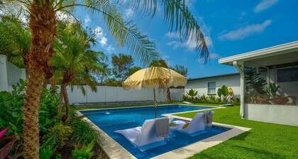 Retro Beach Escape | Heated Pool + Screened Patio