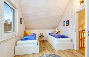 2 bedrooms, free WiFi, bed sheets