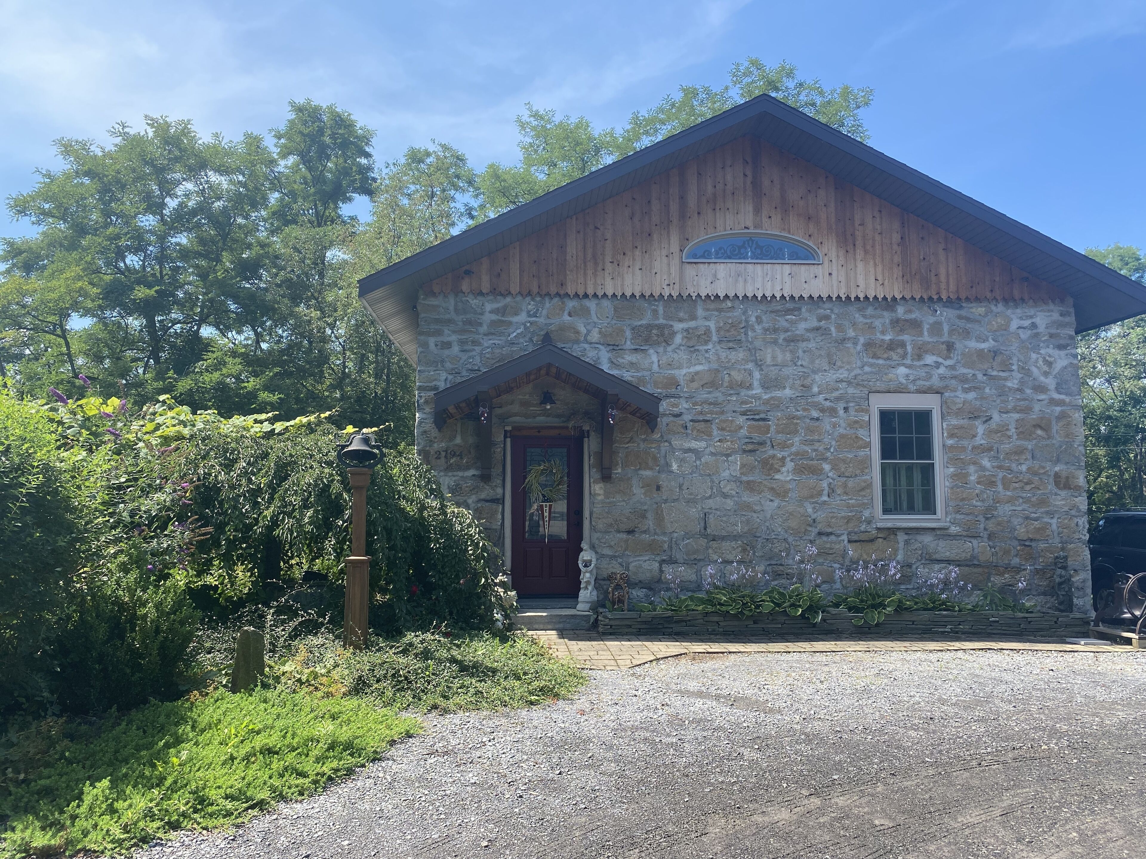 English cottage style circa 1814 stone school house - Skaneateles, NY