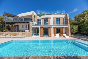 Piscine extérieure, piscine chauffée