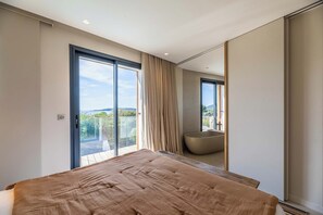 7 bedrooms, iron/ironing board, travel cot, free WiFi