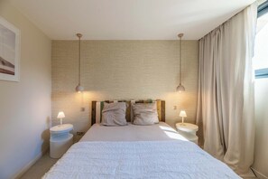 7 bedrooms, iron/ironing board, travel cot, free WiFi