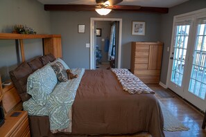 3 dormitorios, tabla de planchar con plancha, cuna de viaje y wifi