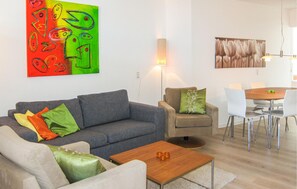 Televisión, reproductor de DVD y tenis de mesa 
