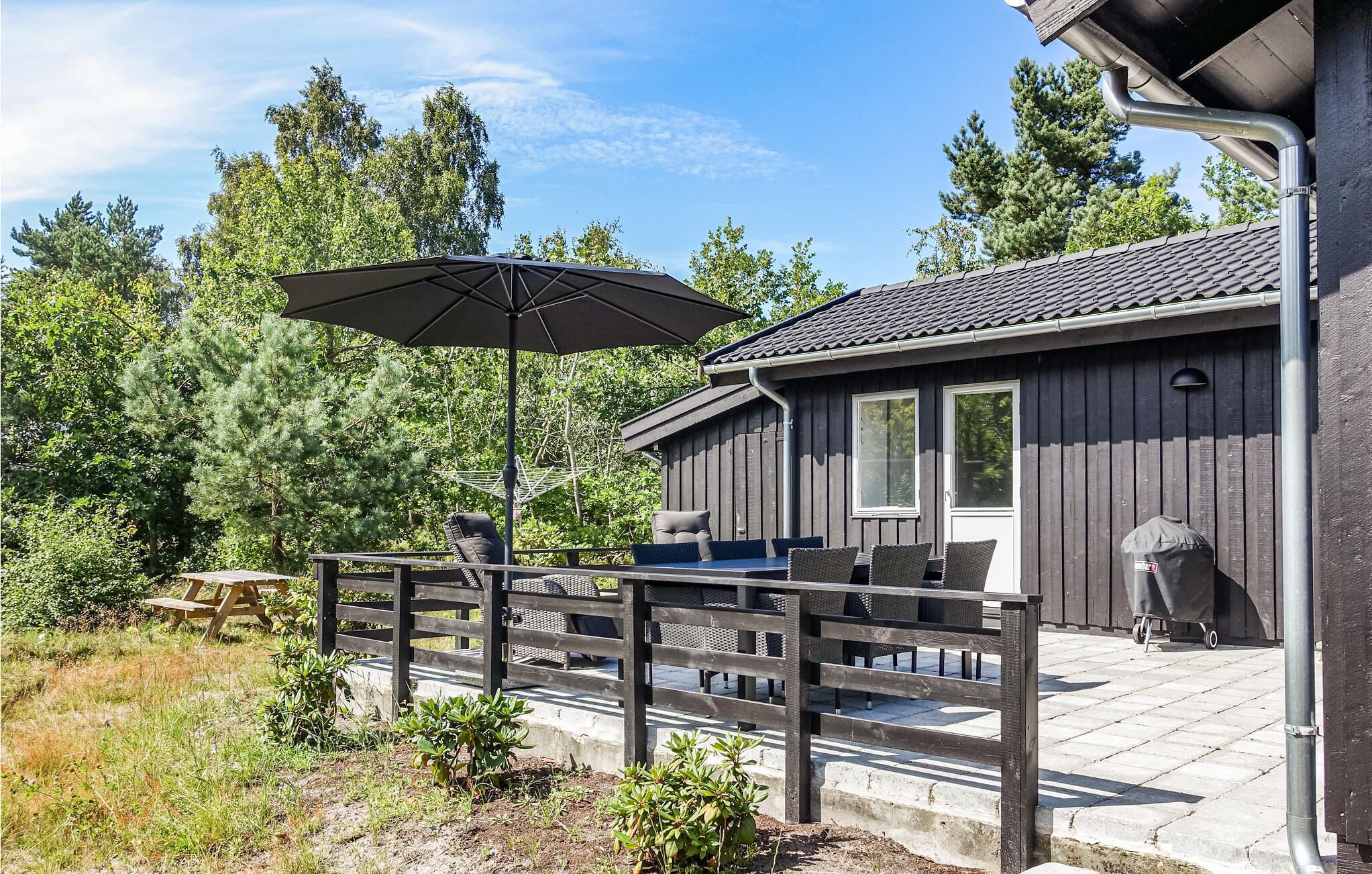 屋外ダイニングエリア