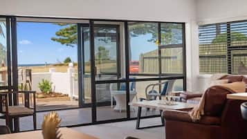 TV, books, stereo, offices