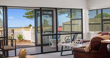 Beachfront Gem in Mount Maunganui