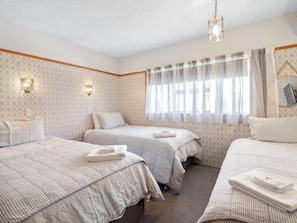 2 bedrooms, iron/ironing board, WiFi, bed sheets