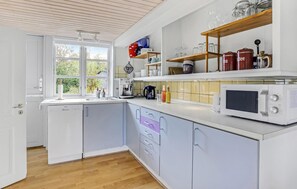 Fridge, stovetop, dishwasher, cookware/dishes/utensils