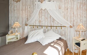 3 bedrooms, free WiFi, bed sheets