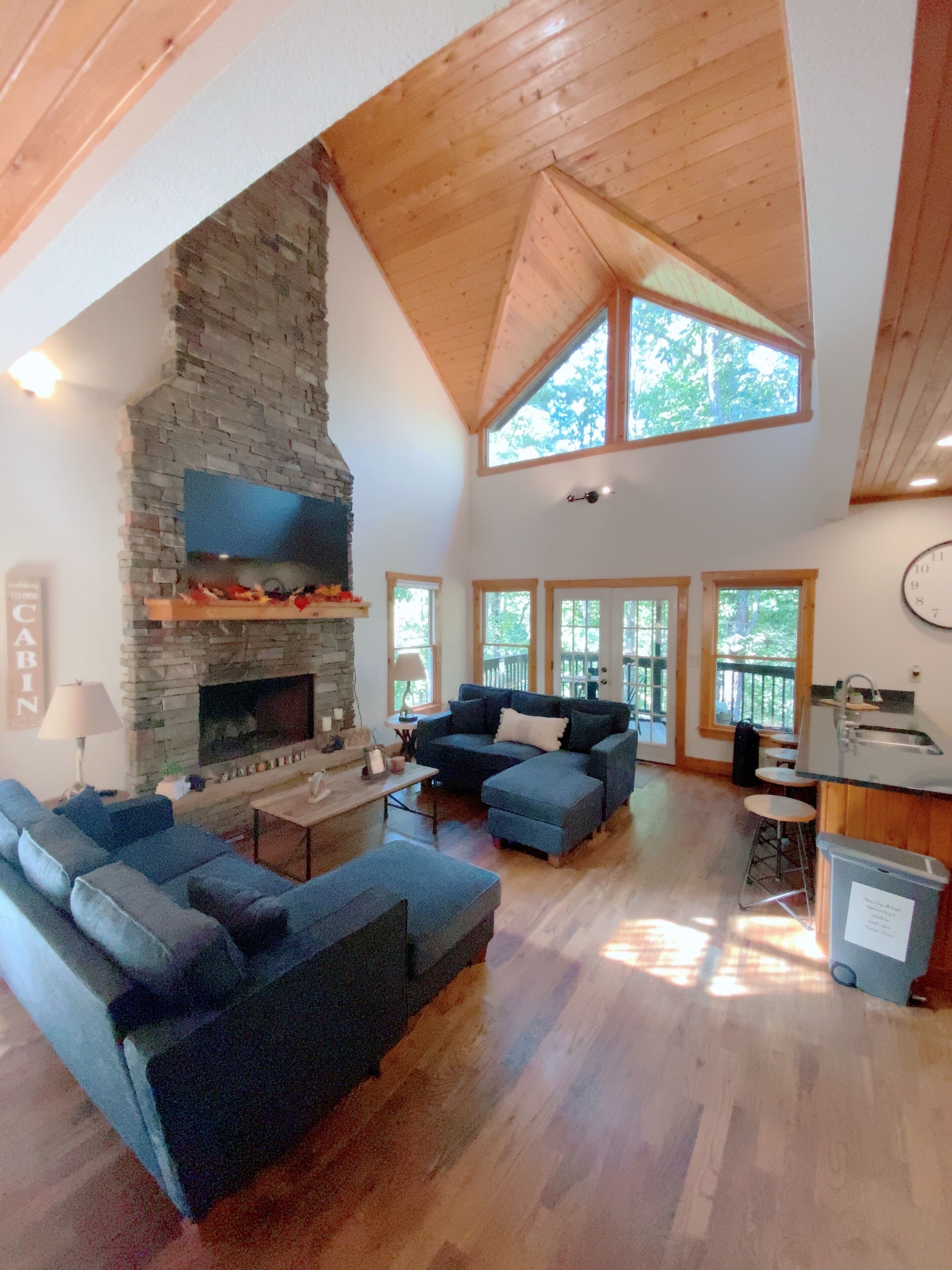 *Perfectly Located - Cabin Near Vineyards & Helen