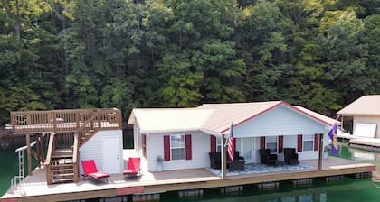 Three Bedroom FLOATING Home @Froggies/ Whitman Hollow Marina.