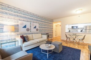 Unclassified image, 4 of 9, button