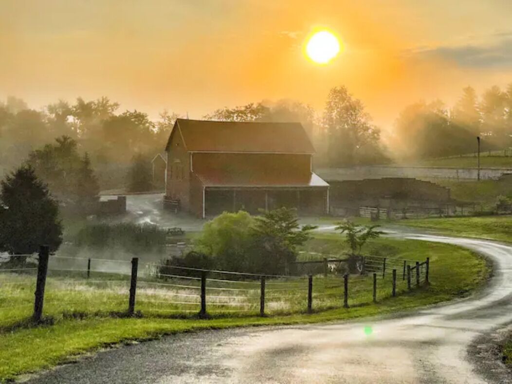 Luxe Farmhouse on Private Estate-Heart of Ligonier