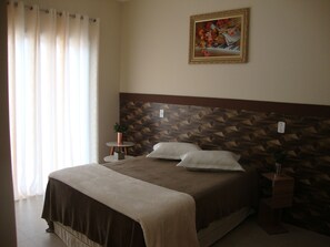 3 habitaciones, tabla de planchar con plancha y wifi gratis 