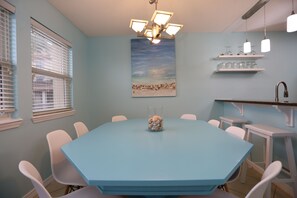 Dining - Emerald Shores: Steps from the Gulf, Navarre Beach (Navarre)