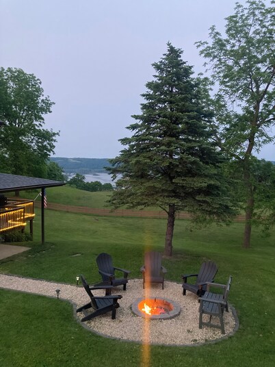 OFF SEASON SPECIAL! PRICES ARE SLASHED!  3br-2bth”4beds”house with arcade games!