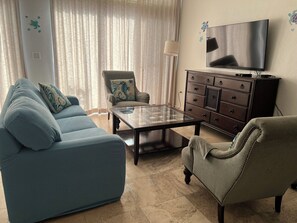 Smart TV, video library, stereo