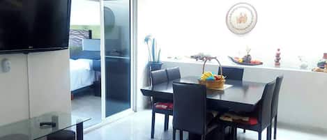 Apartment, 3 Bedrooms, Terrace, Garden View | Dining room