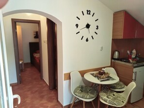 Căn hộ, 1 phòng ngủ, hút thuốc, ban công | Khu ăn uống