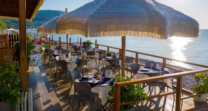 "melograno" Holiday Home With Swimming Pool and Private Beach