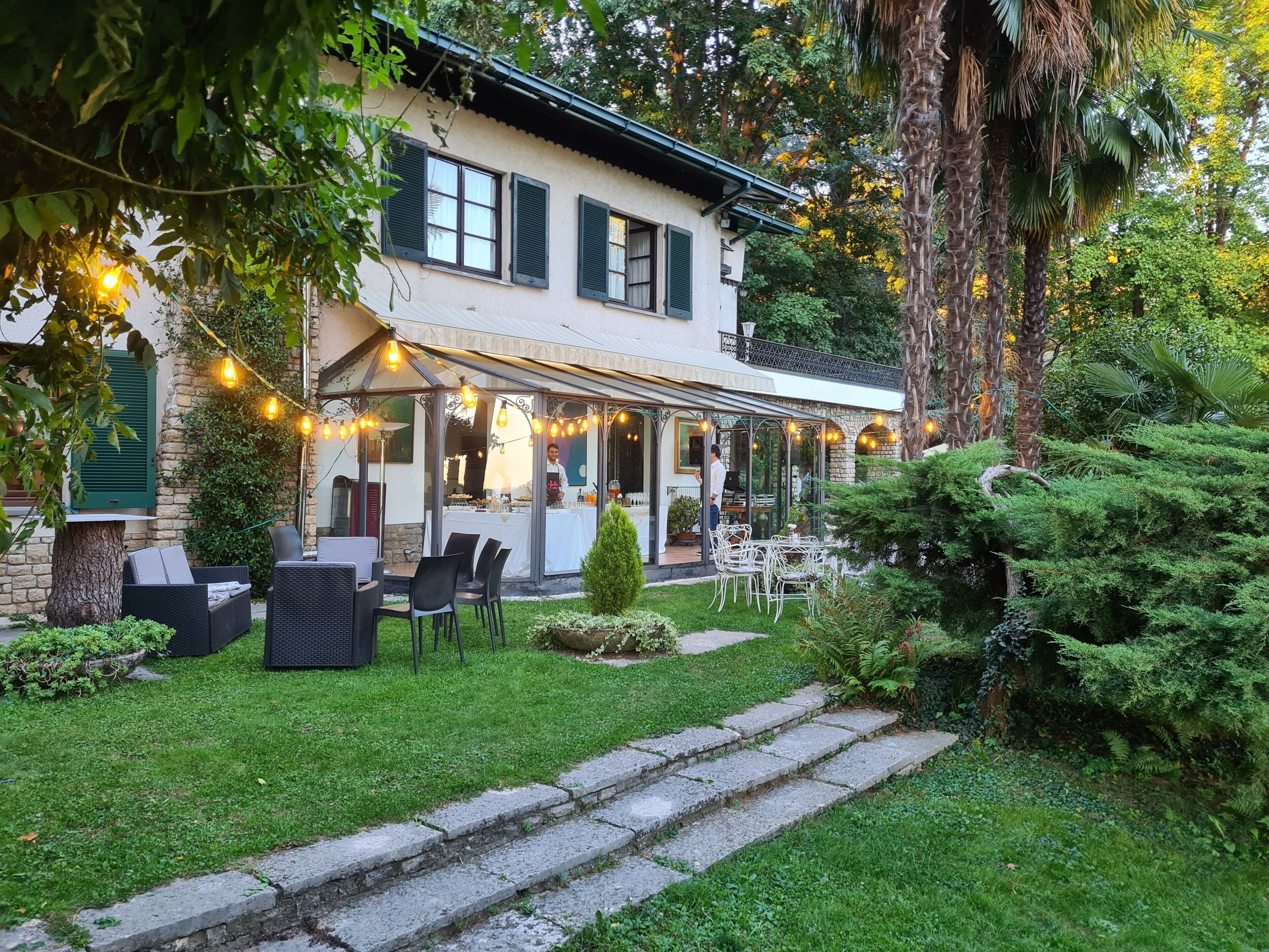 Villa, 5 habitaciones, fumadores, piscina privada | Restaurante al aire libre