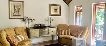 Serene Thatched Roof Retreat in Faerie Glen, Pretoria