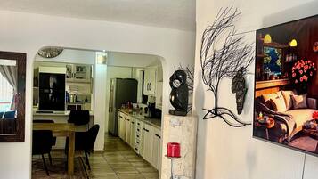 House, 5 Bedrooms, Private Pool, City View | Interior