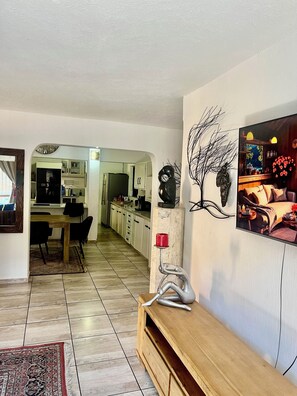 Huis, 5 slaapkamers, privézwembad, uitzicht op stad | Interieur