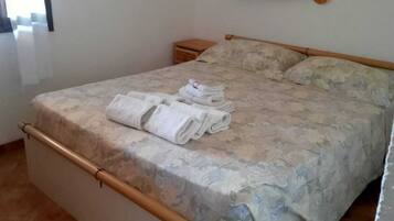 2 bedrooms, iron/ironing board