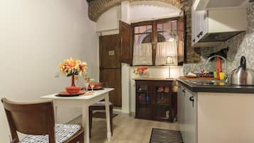 Condo, 1 habitación, vista a la ciudad | Cocina privada