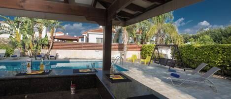 Villa, 4 habitaciones, para fumadores, alberca privada | Jardín