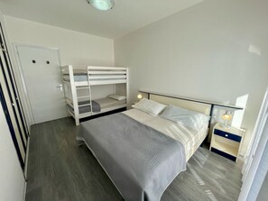 Apartamento, 1 quarto, sacada, vista para a piscina | 2 quartos