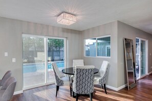 獨棟房屋, 3 間臥室, 私人泳池, 泳池景觀 | 用餐區