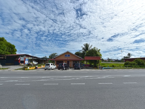 Hotel O Awan Biru Motel