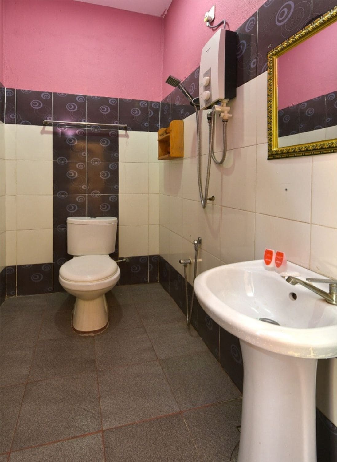 Foto - Hotel O Awan Biru Motel