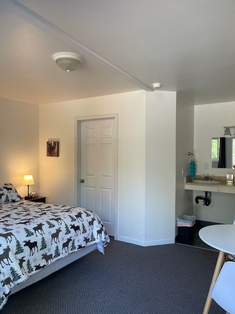 Carlo Creek Cabins by null