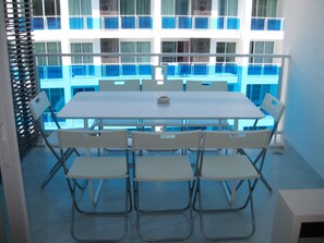 Apartment, 2 Schlafzimmer, 2 Bäder, Poolblick (D604, Bldg. D, FL 6) | Balkon