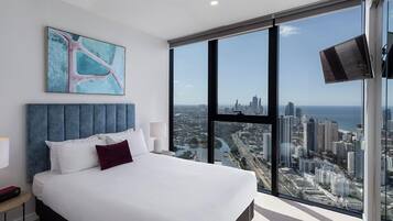 1 bedroom, premium bedding, in-room safe, laptop workspace