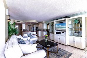 Smart-TV, DVD-Player, Stereoanlage