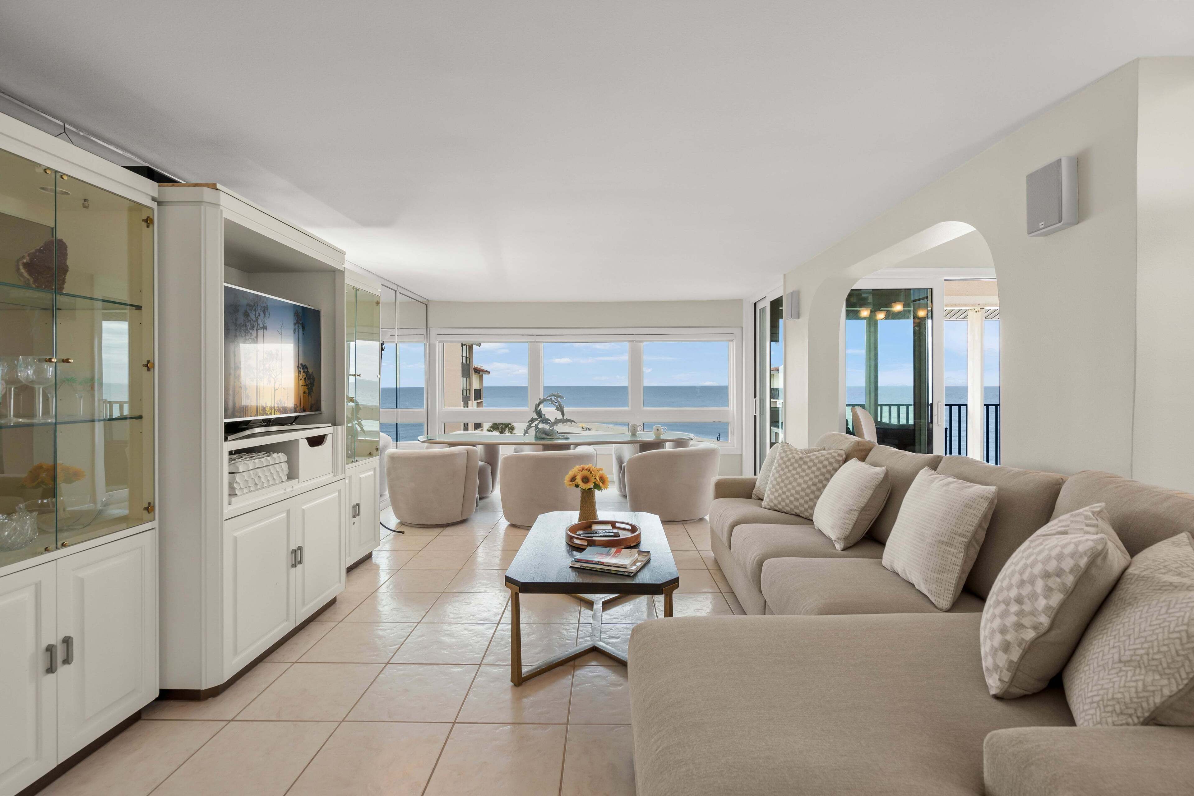 Téléviseur connecté, lecteur de DVD, chaîne audio