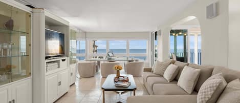 Smart-TV, DVD-Player, Stereoanlage