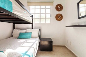 3 habitaciones, tabla de planchar con plancha y wifi 