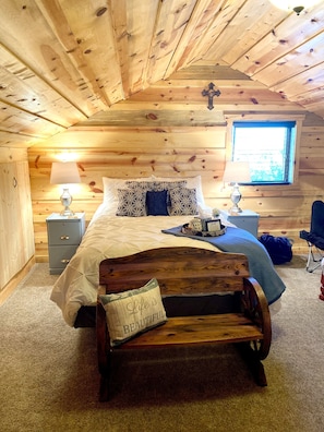2 Schlafzimmer, Schreibtisch, Bügeleisen/Bügelbrett, Reisekinderbett