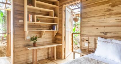 La Casa de Moncoro wooden jungle cabin at The Fort