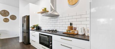 Fridge, microwave, oven, stovetop