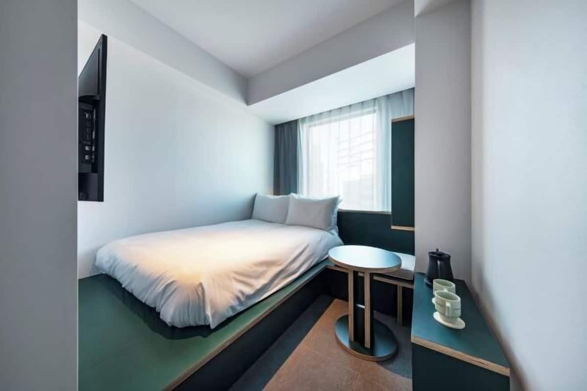 1 quarto, cofres nos quartos, cortinas blackout, quartos à prova de som